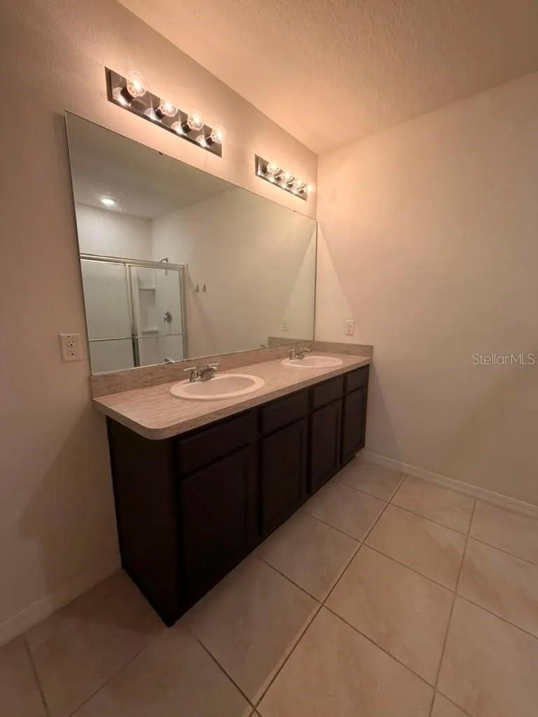 948 SUMMER GLEN DRIVE Winter Haven, FL 33880