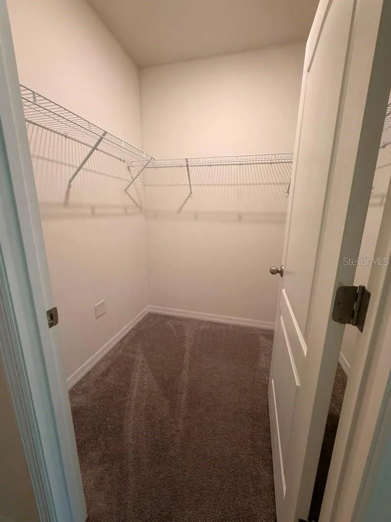 948 SUMMER GLEN DRIVE Winter Haven, FL 33880