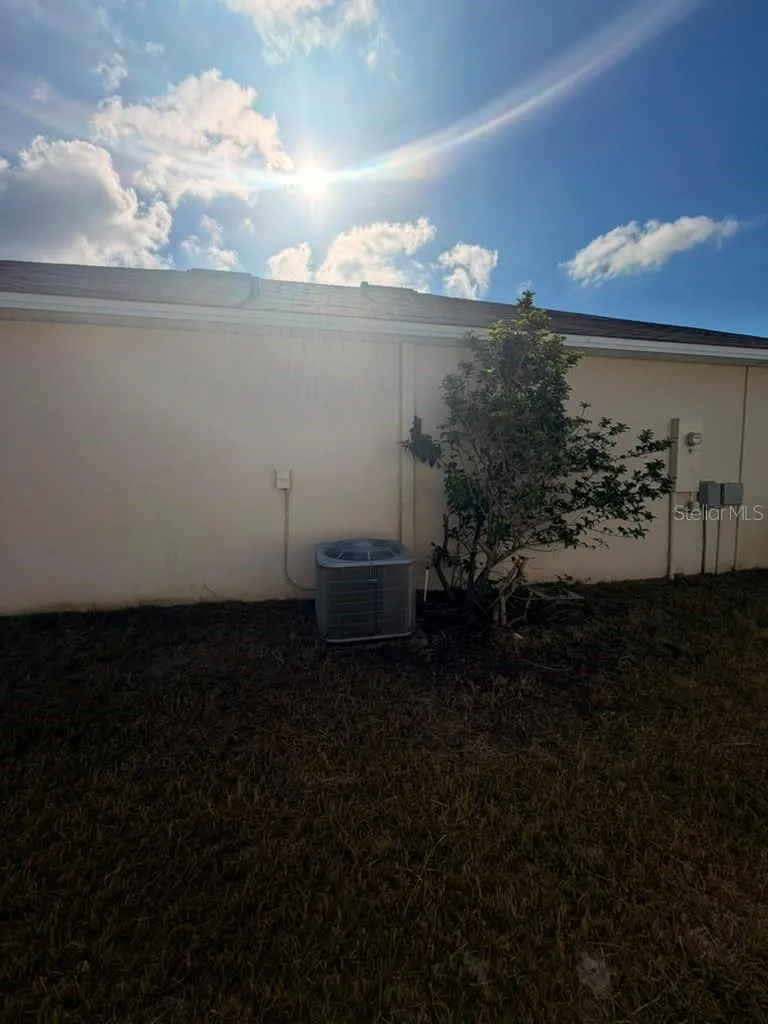 948 SUMMER GLEN DRIVE Winter Haven, FL 33880