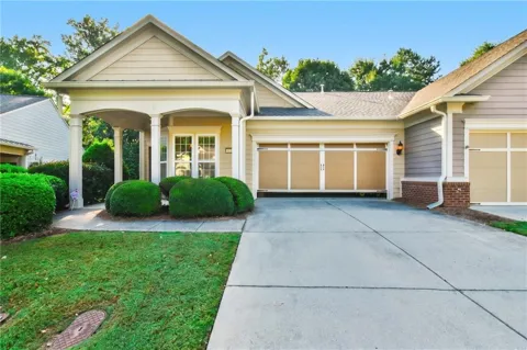 6136 Longleaf Drive
