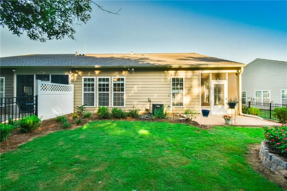 6136 Longleaf Drive Hoschton, GA 30548