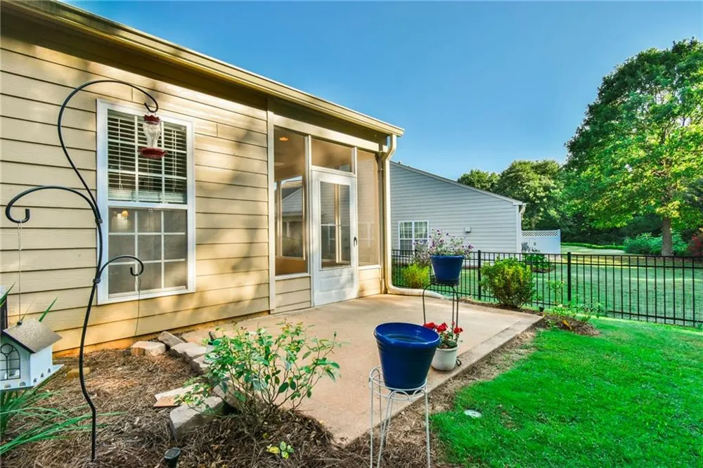 6136 Longleaf Drive Hoschton, GA 30548