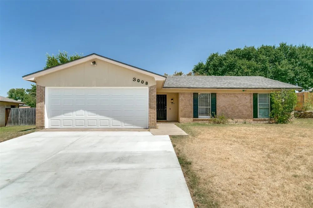 3008 Highgate Lane Bedford, TX 76021