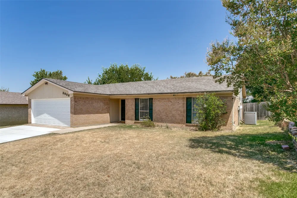 3008 Highgate Lane Bedford, TX 76021
