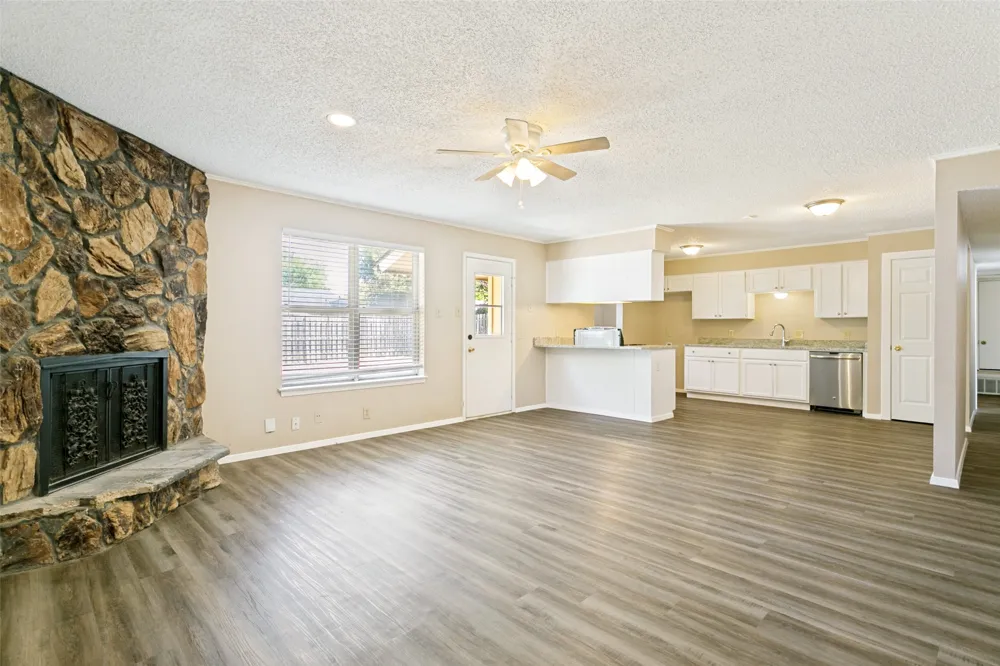 3008 Highgate Lane Bedford, TX 76021