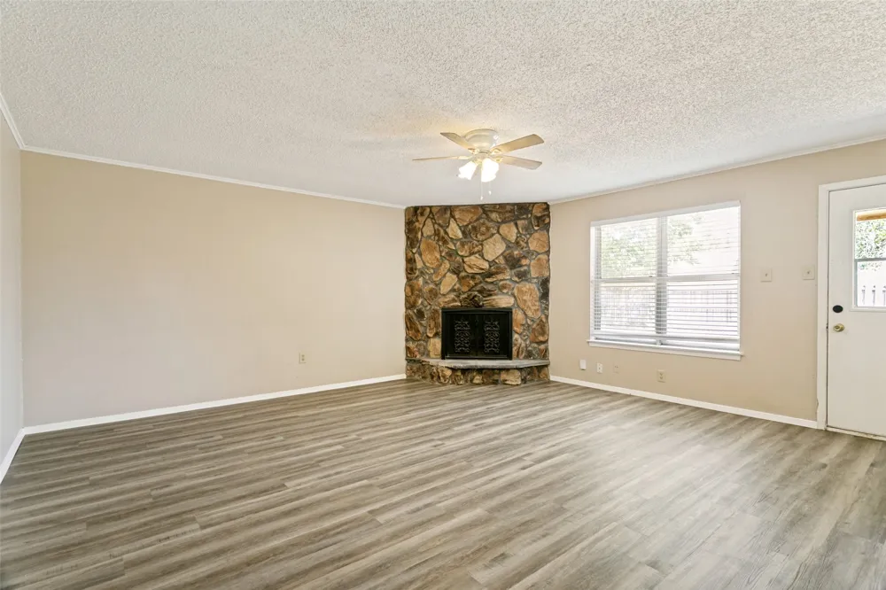 3008 Highgate Lane Bedford, TX 76021