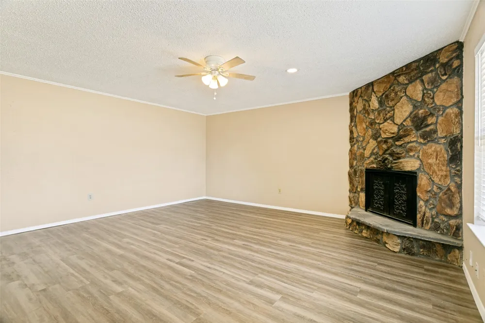 3008 Highgate Lane Bedford, TX 76021