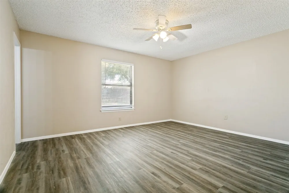 3008 Highgate Lane Bedford, TX 76021