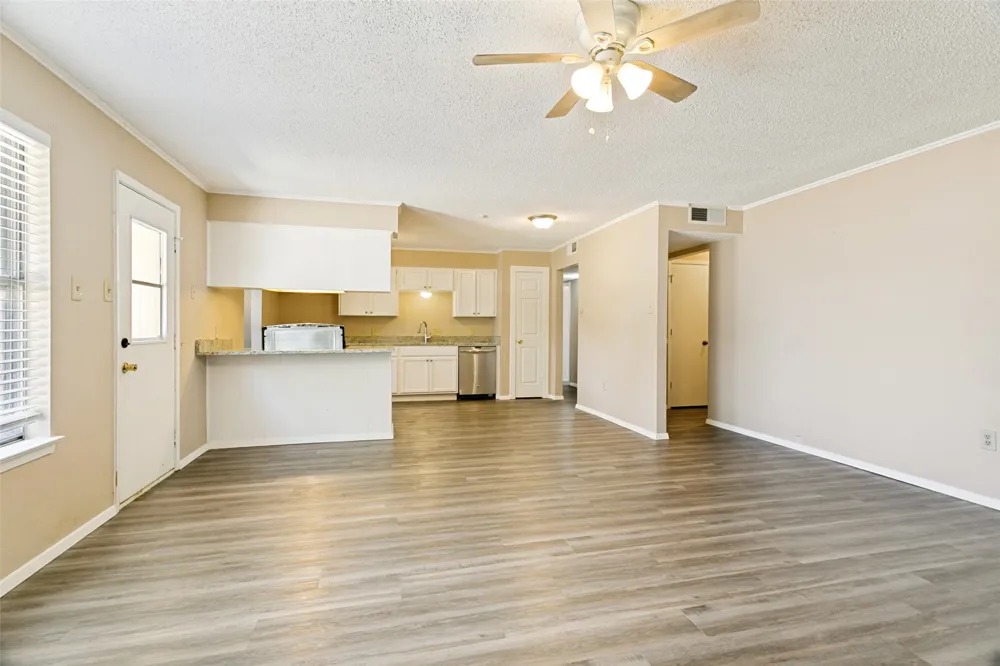 3008 Highgate Lane Bedford, TX 76021