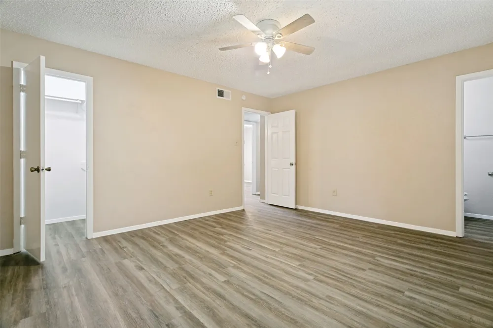 3008 Highgate Lane Bedford, TX 76021