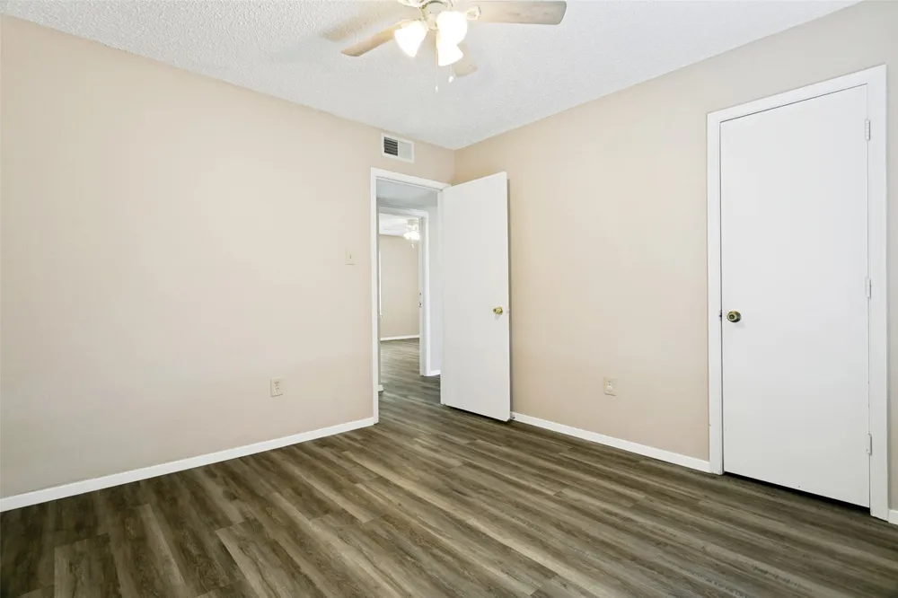 3008 Highgate Lane Bedford, TX 76021