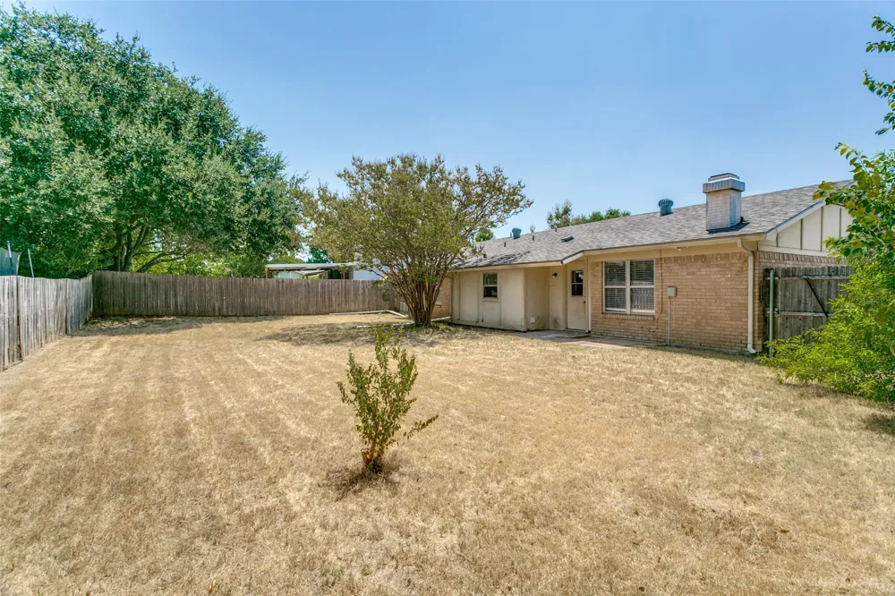 3008 Highgate Lane Bedford, TX 76021