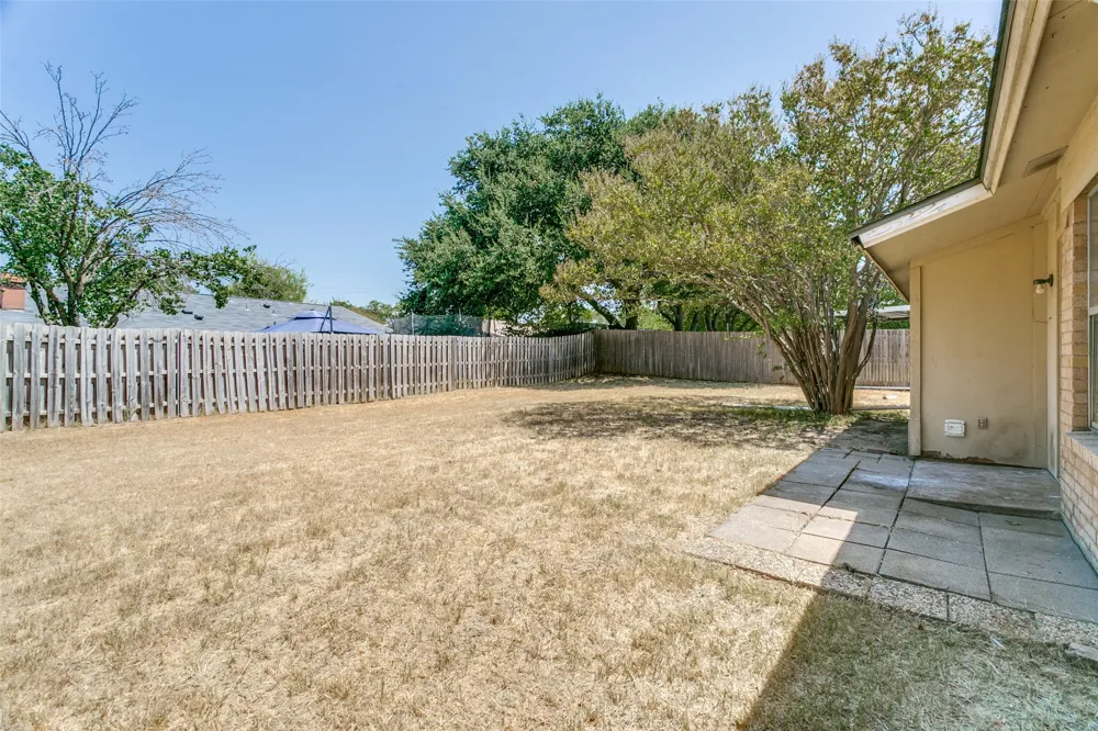 3008 Highgate Lane Bedford, TX 76021