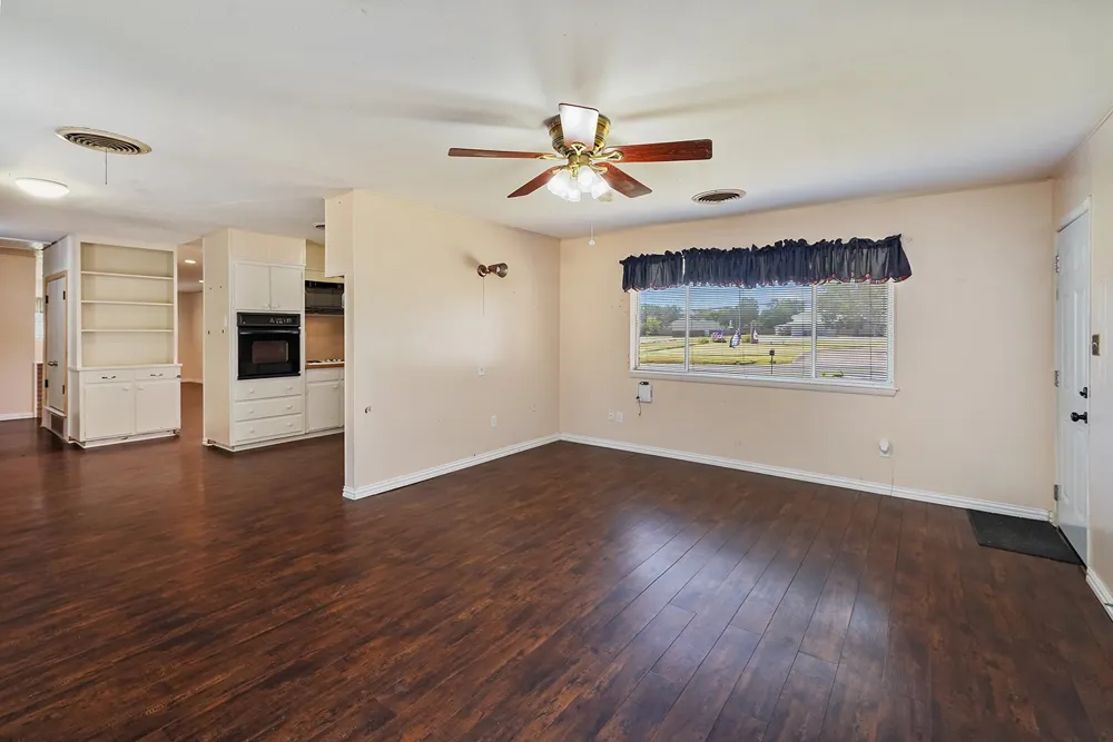 600 E Liberty Street Pilot Point, TX 76258