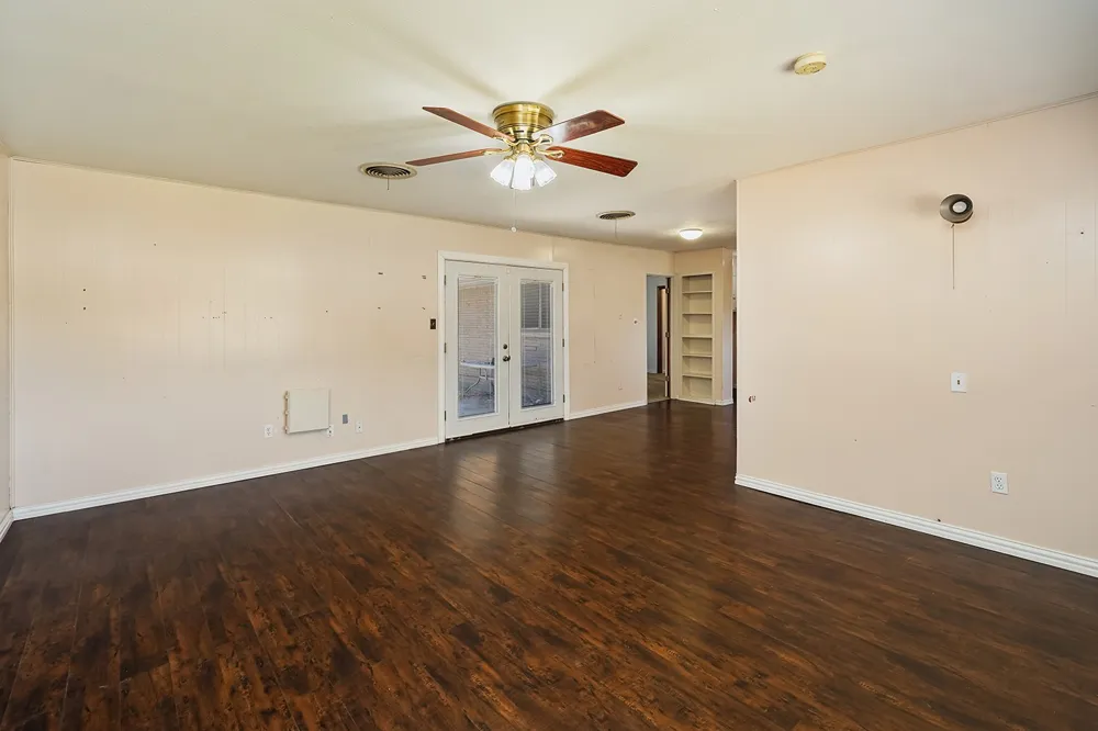 600 E Liberty Street Pilot Point, TX 76258