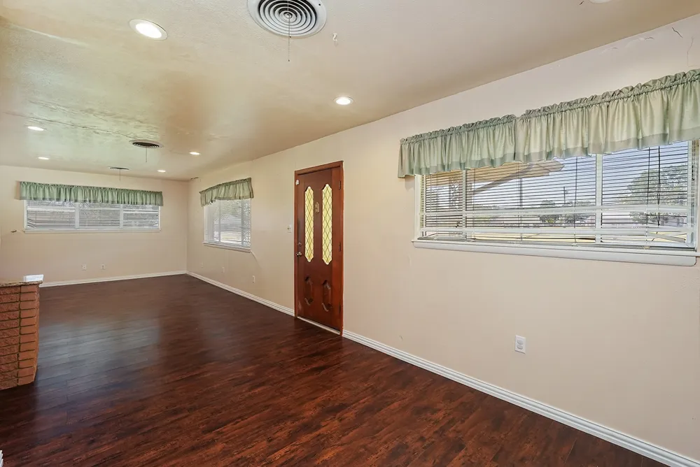 600 E Liberty Street Pilot Point, TX 76258