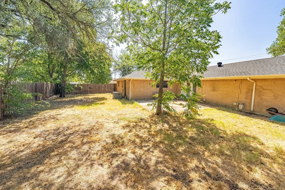 600 E Liberty Street Pilot Point, TX 76258