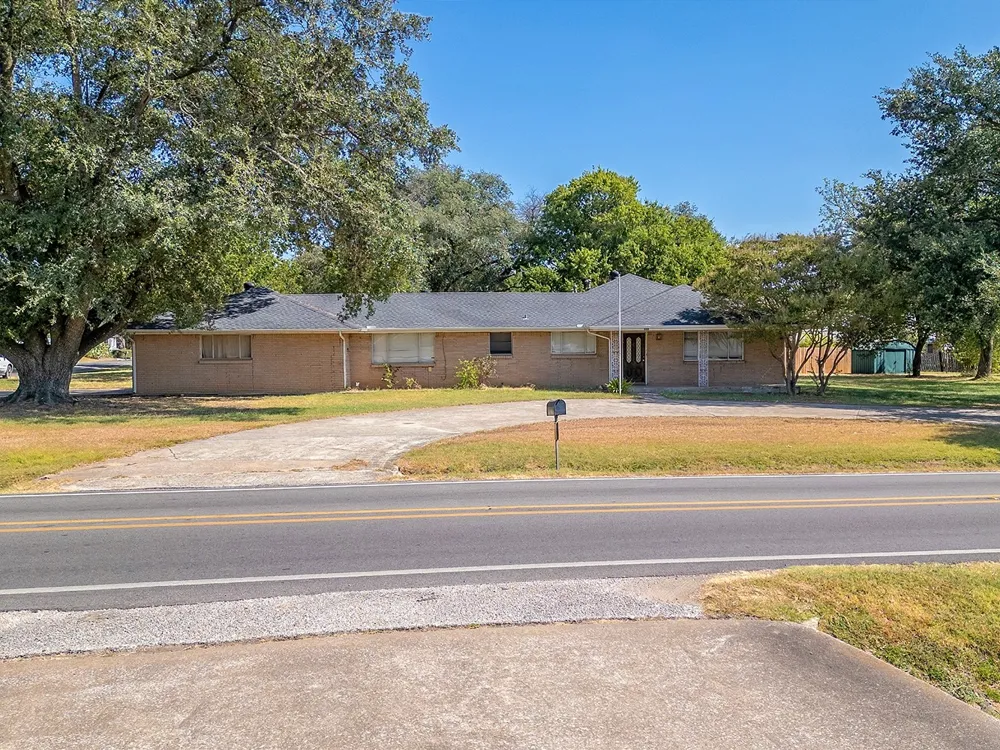 600 E Liberty Street Pilot Point, TX 76258