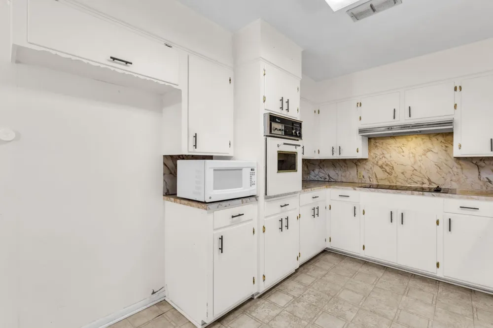 506 County Road 4580 S Spurger, TX 77660
