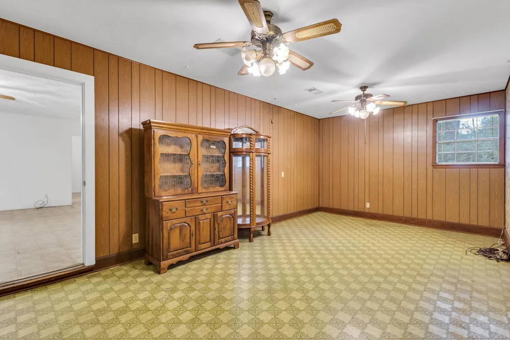 506 County Road 4580 S Spurger, TX 77660
