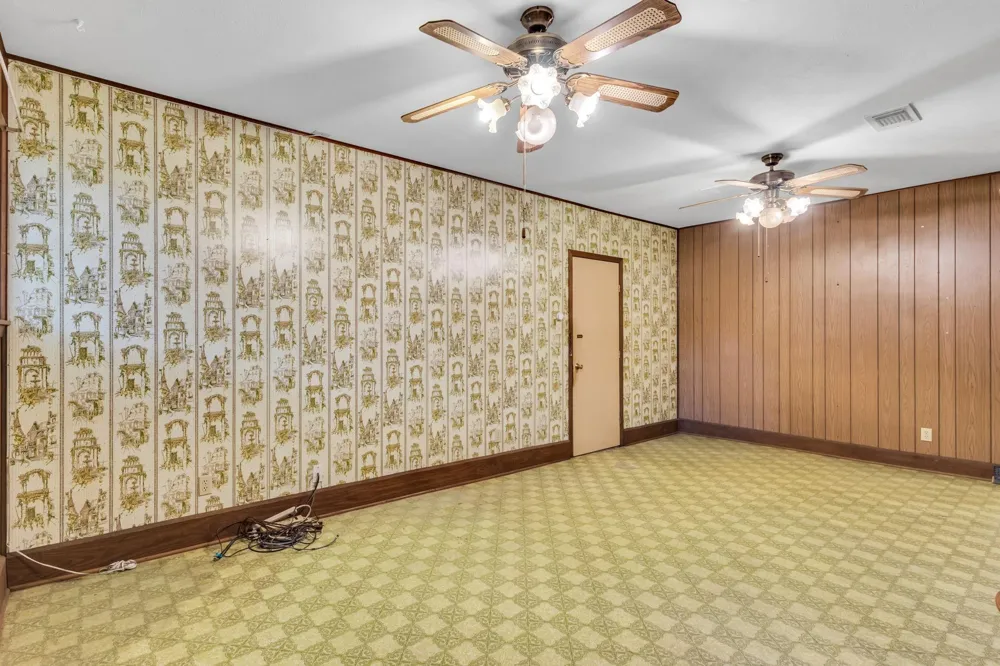 506 County Road 4580 S Spurger, TX 77660