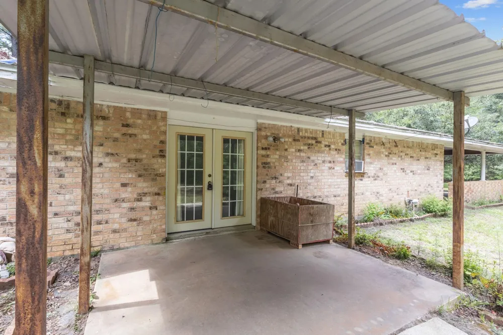 506 County Road 4580 S Spurger, TX 77660