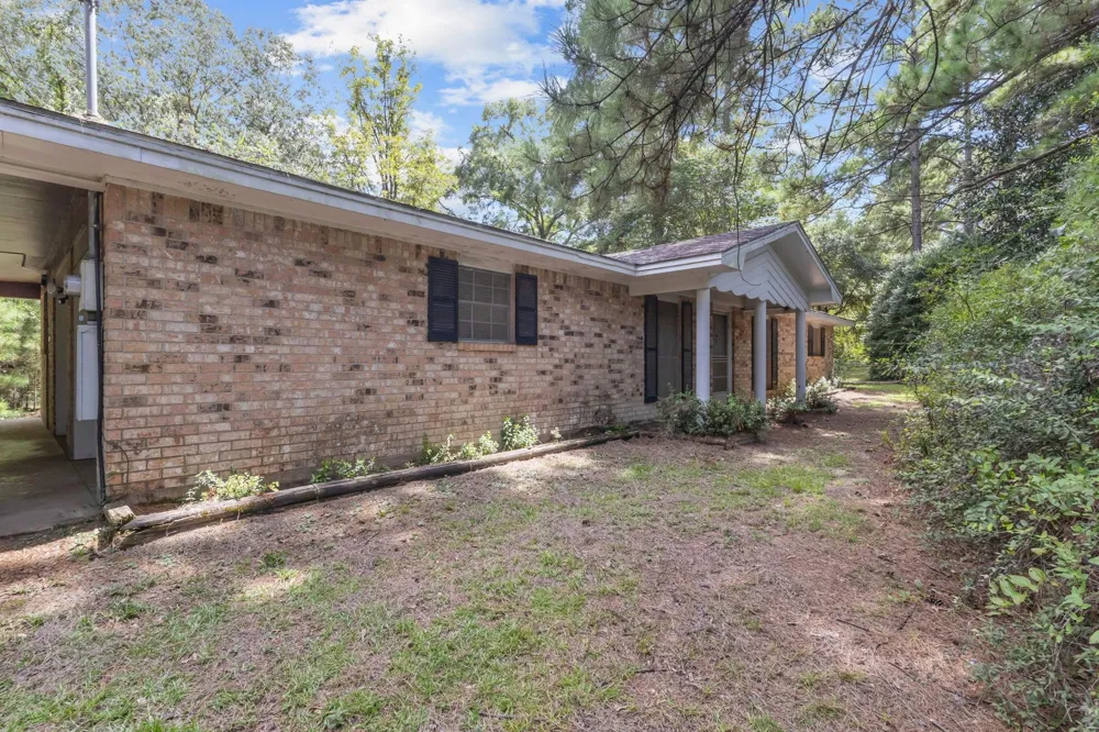506 County Road 4580 S Spurger, TX 77660