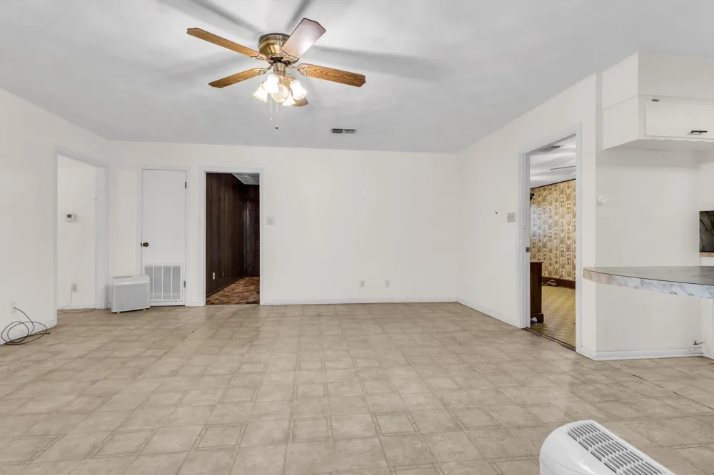 506 County Road 4580 S Spurger, TX 77660