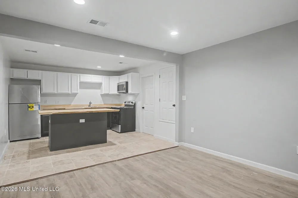 9424 Daisy Vestry Road Biloxi, MS 39532