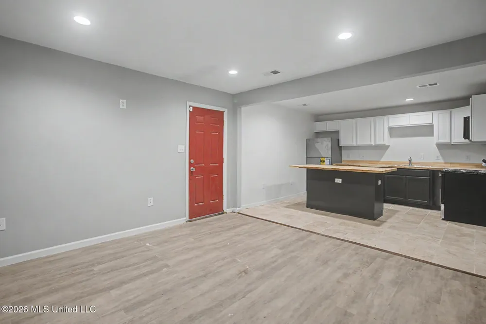 9424 Daisy Vestry Road Biloxi, MS 39532