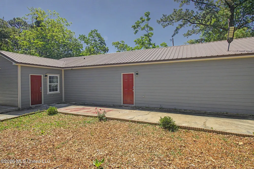 9424 Daisy Vestry Road Biloxi, MS 39532