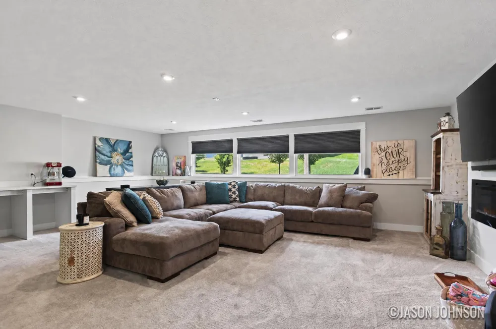 3097 Brayridge Drive Jenison, MI 49428