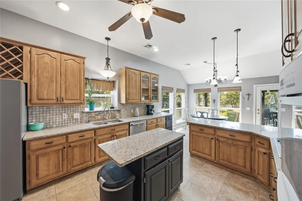594 S 282nd EastAvenue Catoosa, OK 74015