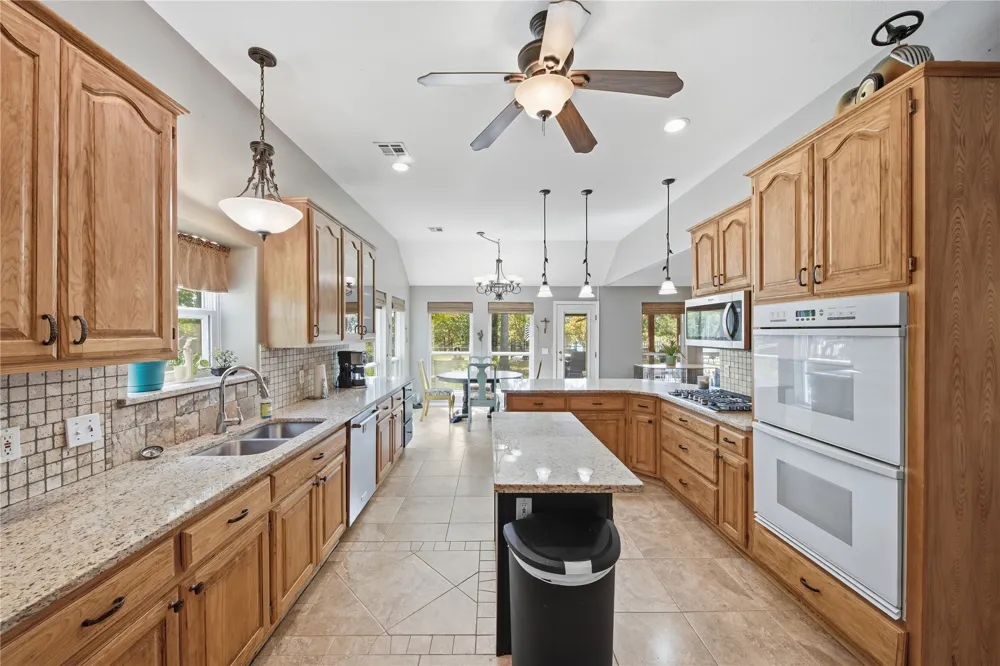 594 S 282nd EastAvenue Catoosa, OK 74015