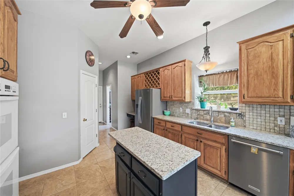594 S 282nd EastAvenue Catoosa, OK 74015