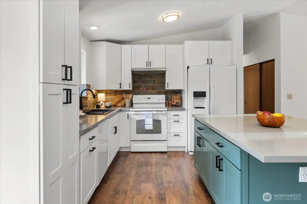1511 Lake Stickney Drive Lynnwood, WA 98087