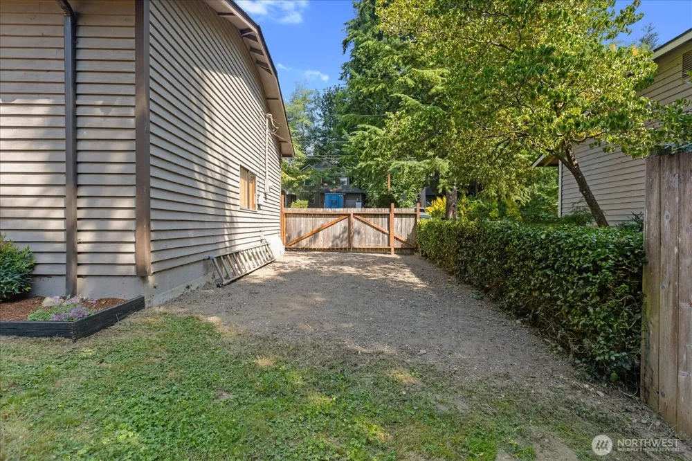 1511 Lake Stickney Drive Lynnwood, WA 98087