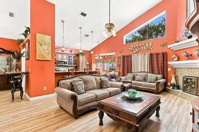84 KNIGHTS HOLLOW DRIVE Apopka, FL 32712
