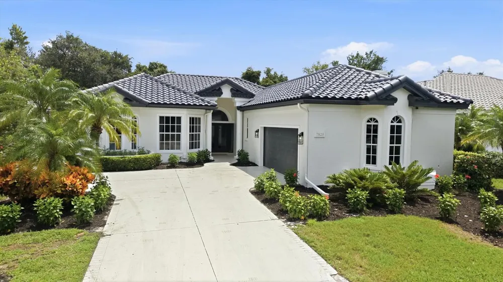 7825 WILTON CRESCENT CIRCLE Bradenton, FL 34201