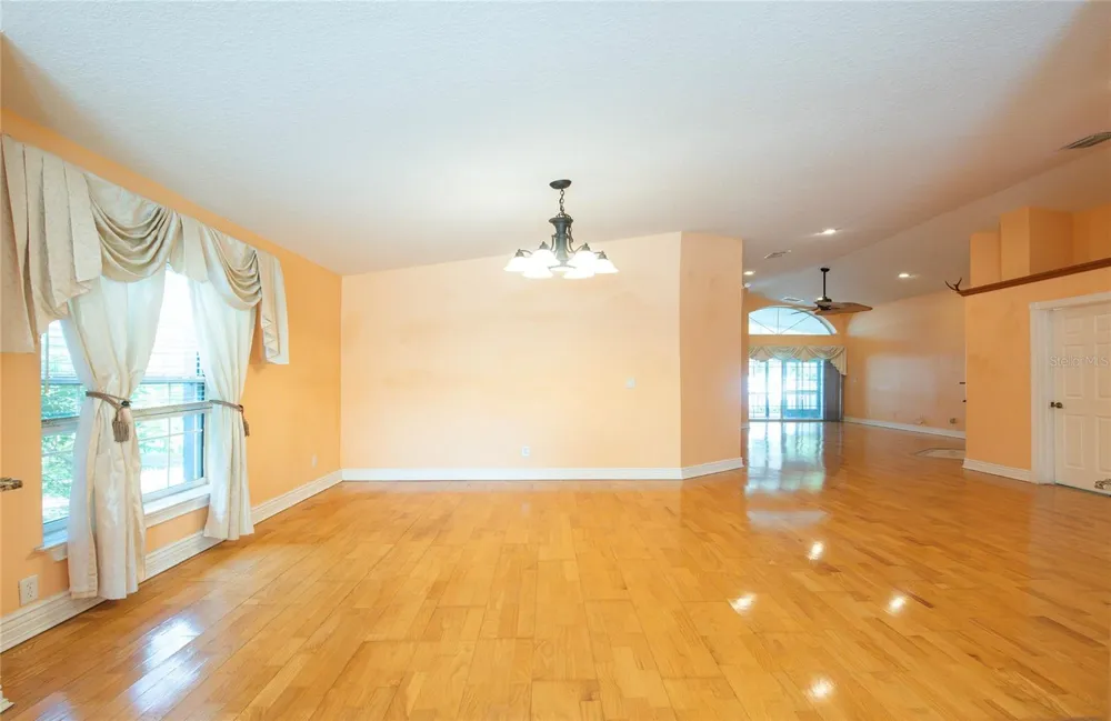 1150 OAKWOOD DRIVE Dunedin, FL 34698