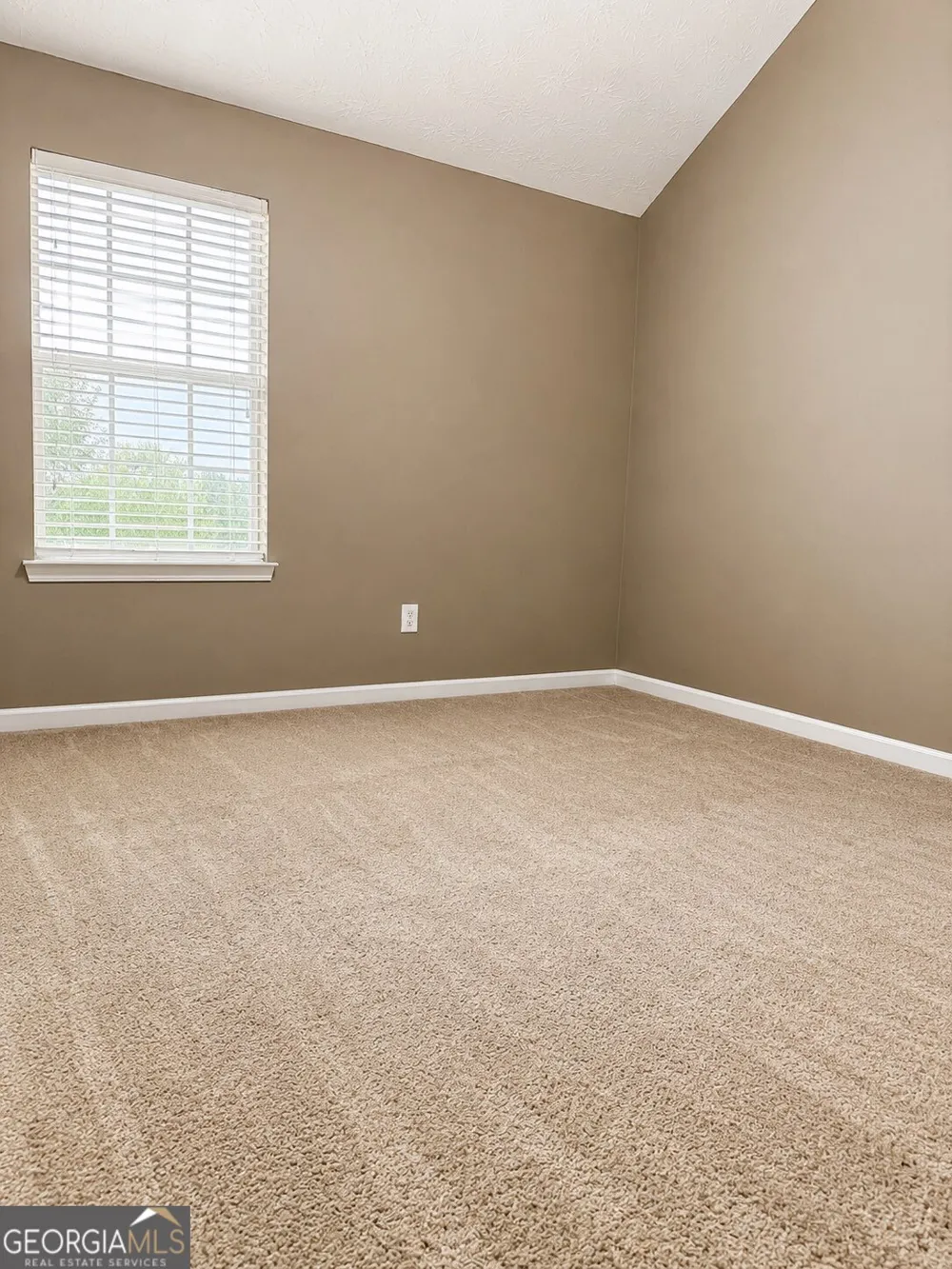 2628 Patriots RD Riverdale, GA 30296