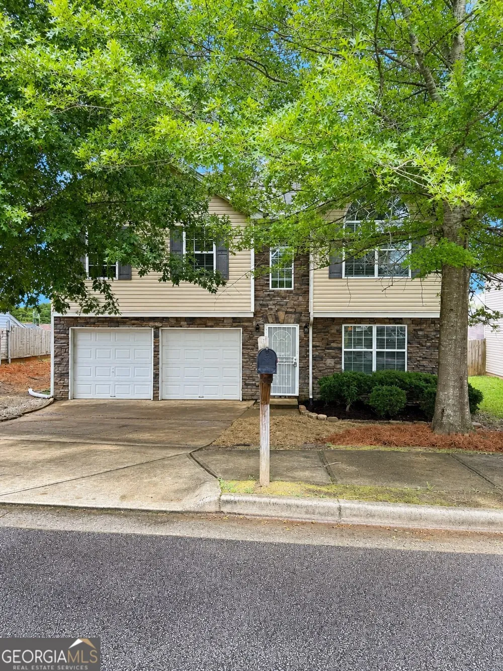 2628 Patriots RD Riverdale, GA 30296
