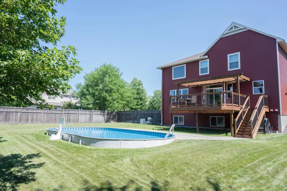 1672 Lenox Drive Waconia, MN 55387