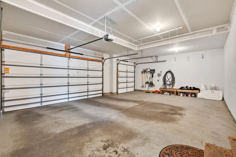 1672 Lenox Drive Waconia, MN 55387