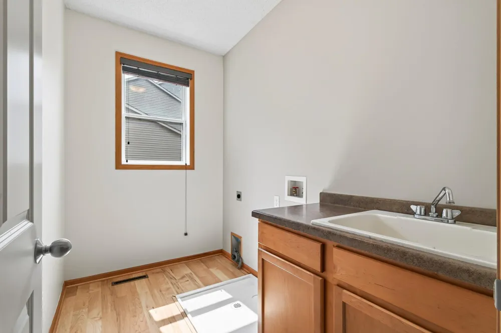 1672 Lenox Drive Waconia, MN 55387