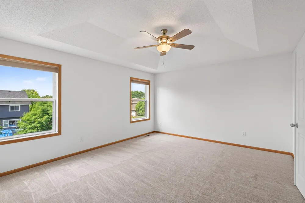 1672 Lenox Drive Waconia, MN 55387