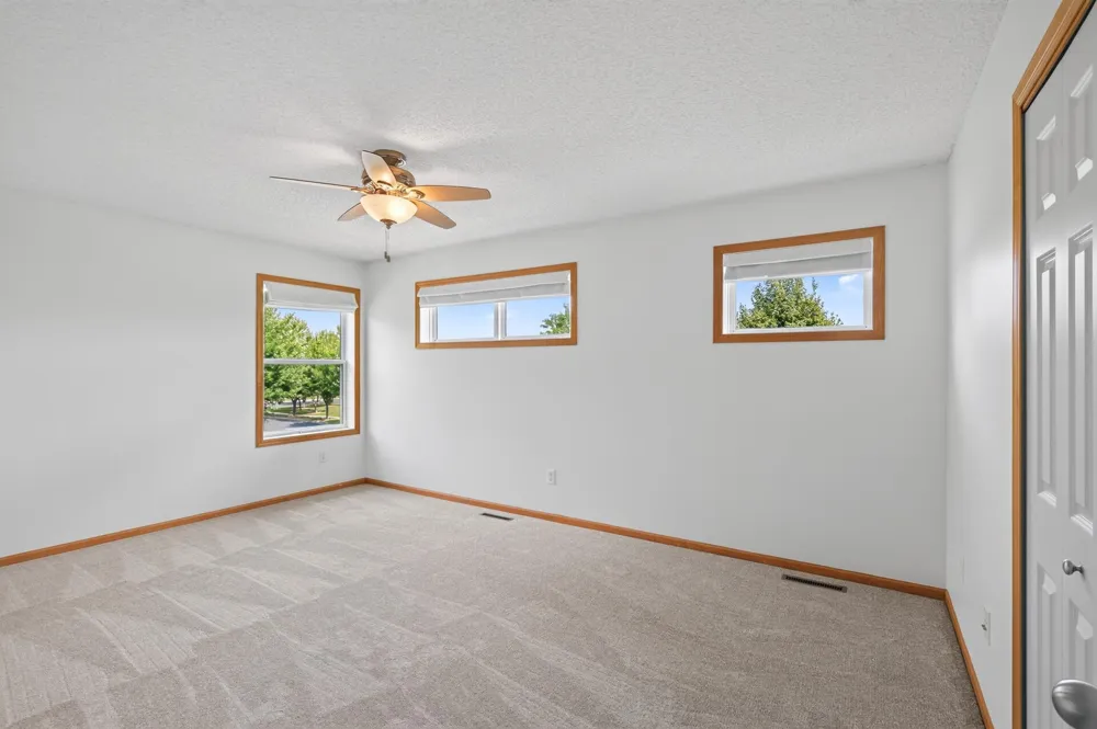 1672 Lenox Drive Waconia, MN 55387