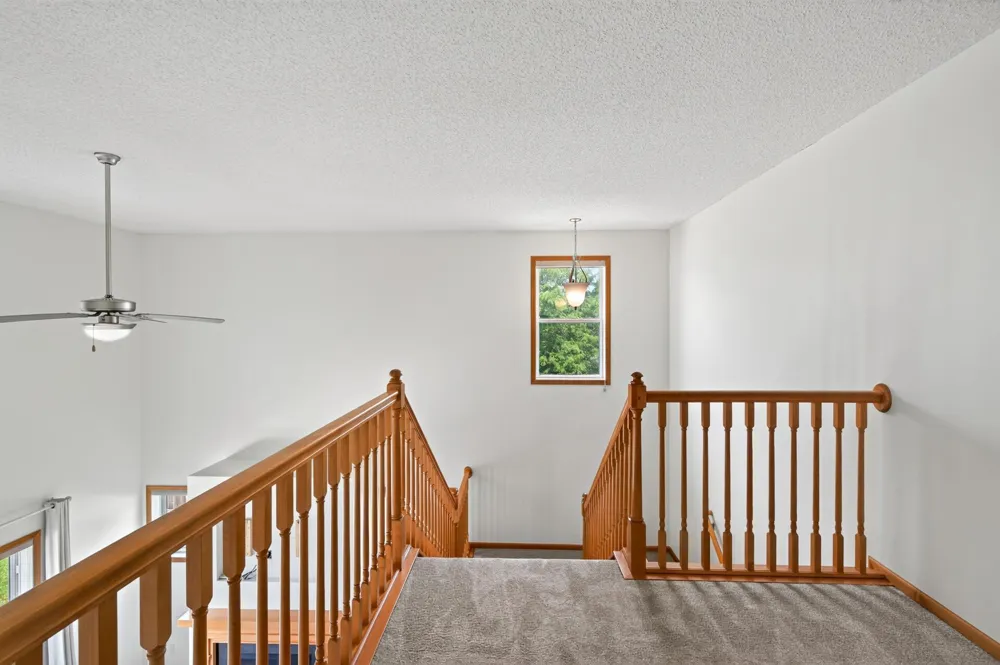 1672 Lenox Drive Waconia, MN 55387
