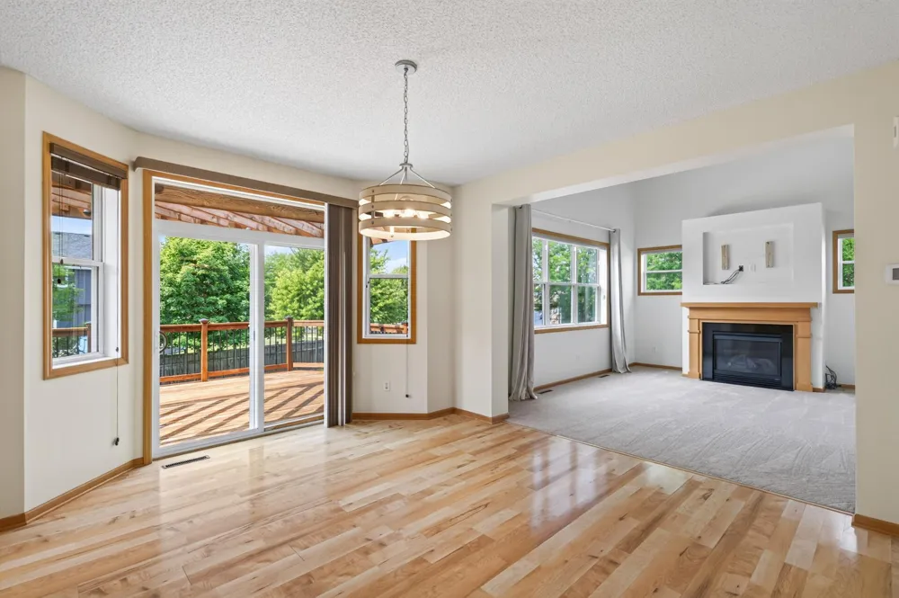 1672 Lenox Drive Waconia, MN 55387