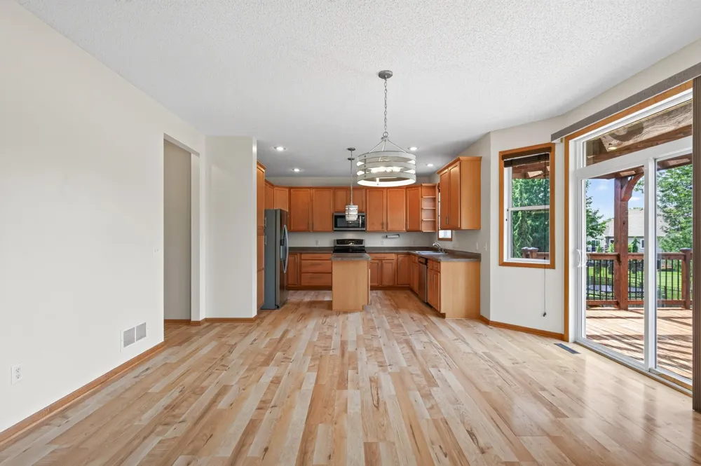 1672 Lenox Drive Waconia, MN 55387
